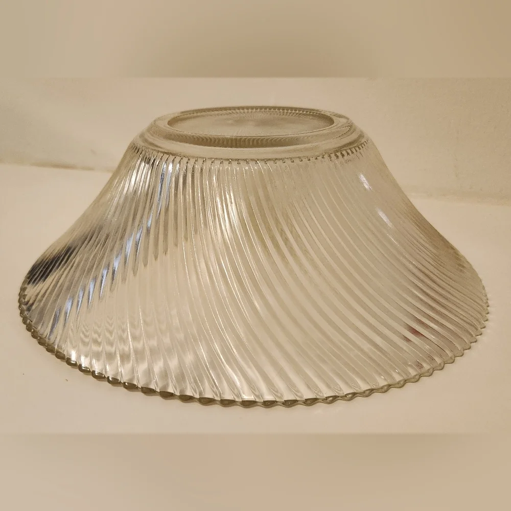 Pretty Textured Swirl Glass Serving Table Bowl 2.5 lbs